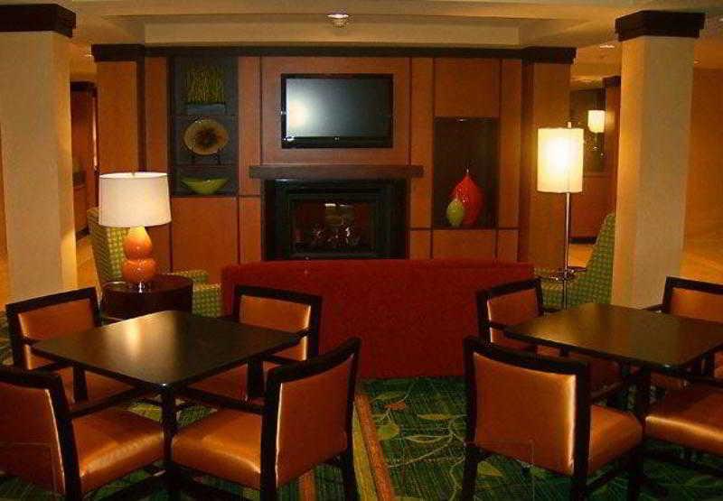 Fairfield Inn And Suites By Marriott Seymour Restoran fotoğraf